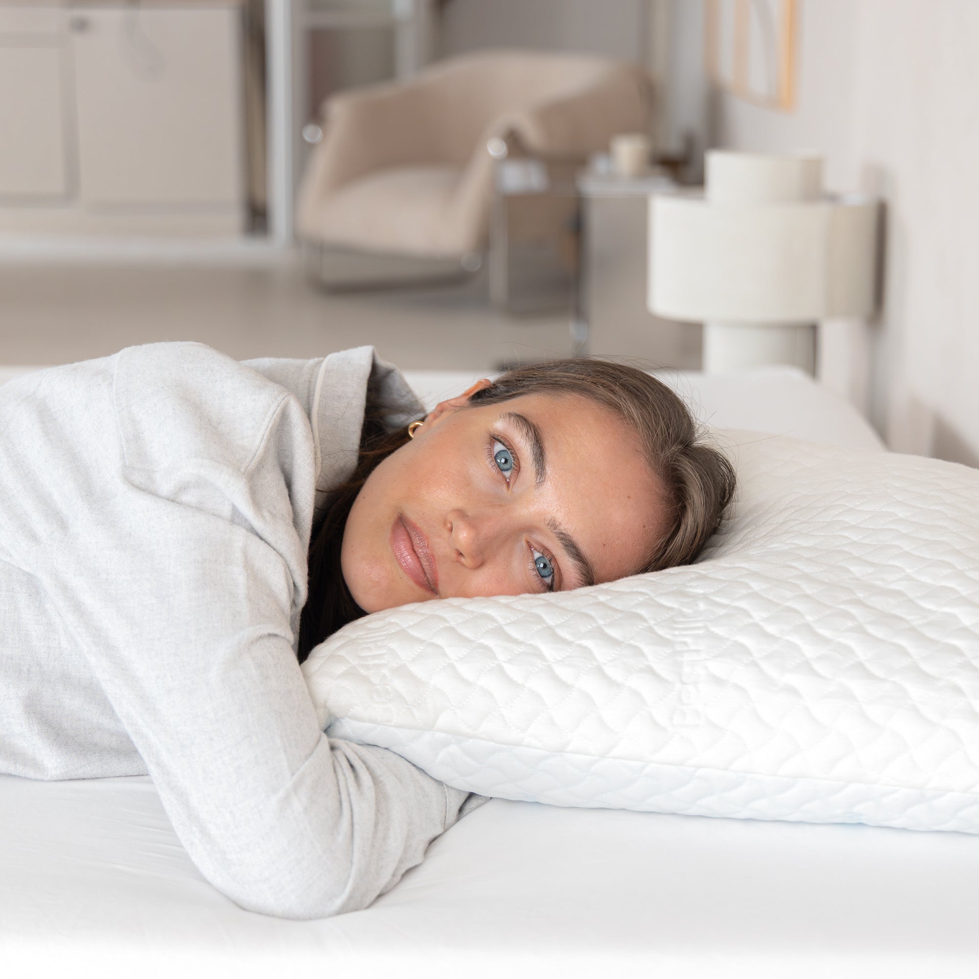 La mejor almohada para quienes duermen boca abajo